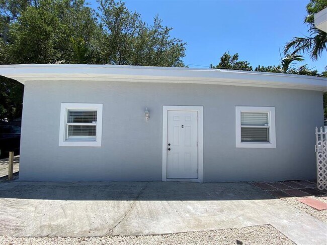 Foto del edificio - 2250 NW 103rd St