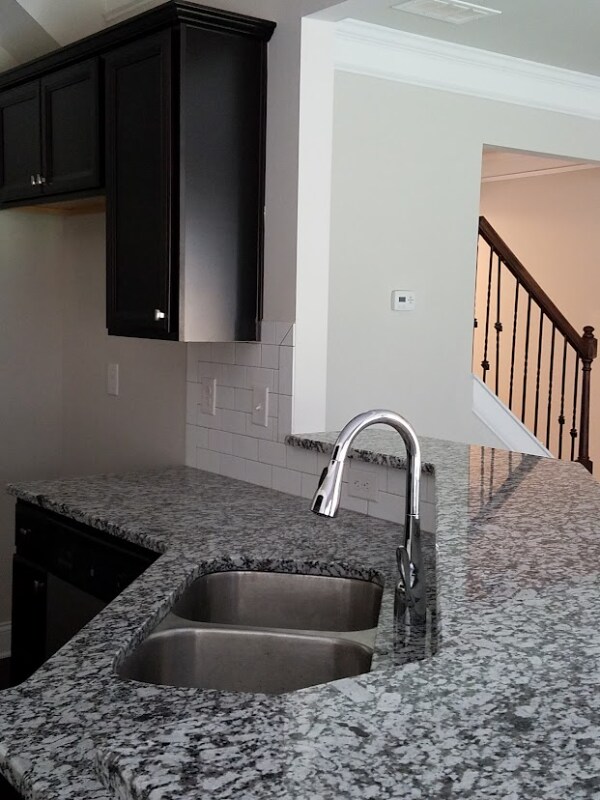 Foto del edificio - 3130 Cross Creek Dr