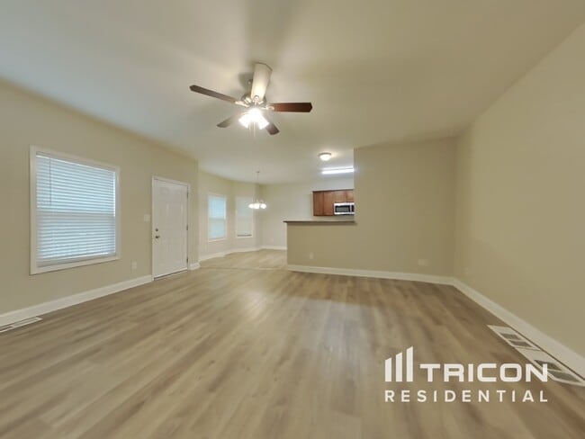 Building Photo - 124 Kings Crossing Ct