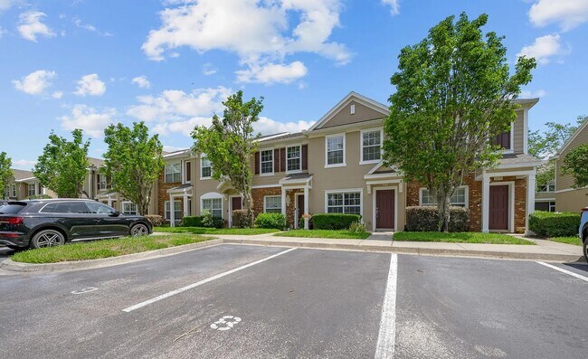 Foto del edificio - 8077 Summerside Cir