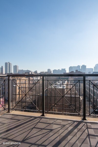 Foto del edificio - 3232 N Halsted St