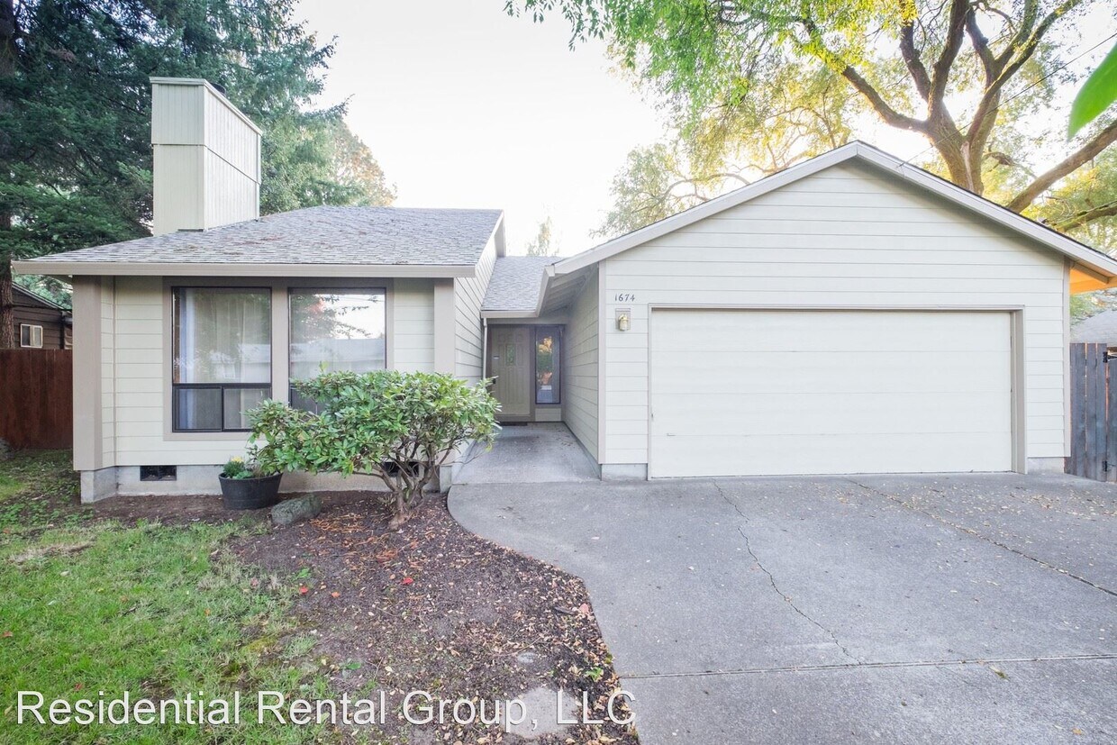 Primary Photo - 3 br, 2 bath House - 1674 NE 9th Avenue