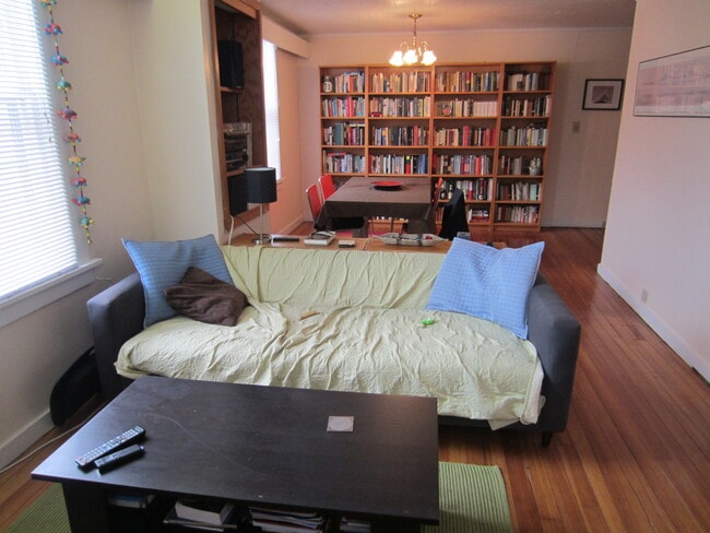 Building Photo - 1537 New Hampshire St