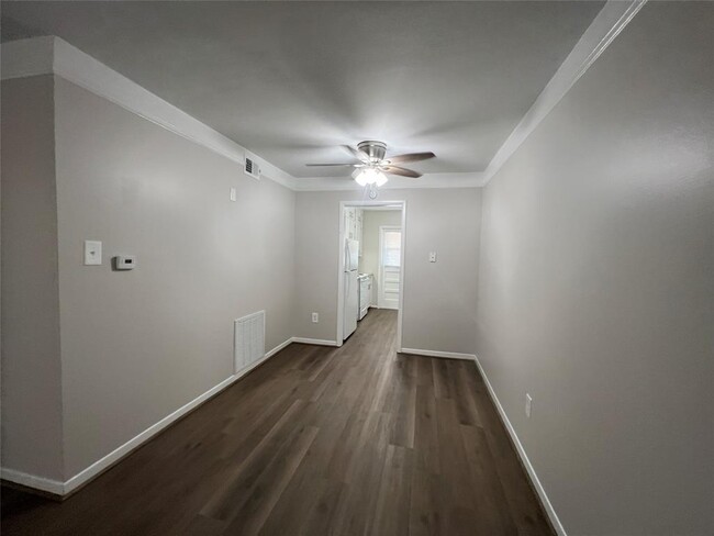 Foto del edificio - 500 Willow Dr