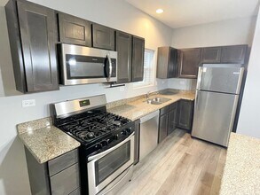 Building Photo - 809 E Main St