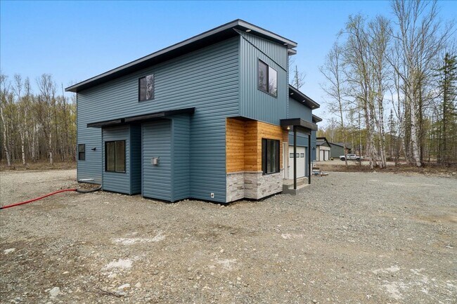 Foto del edificio - 7404 N Paw St