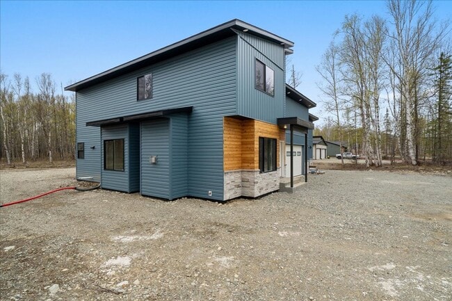Building Photo - 7404 N Paw St