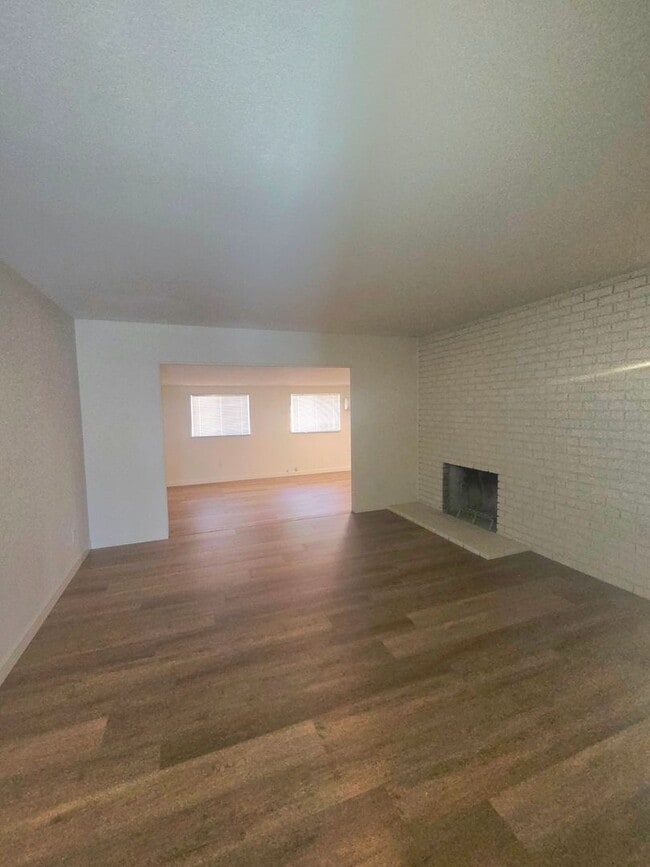 Foto del edificio - 545 W Blaine St
