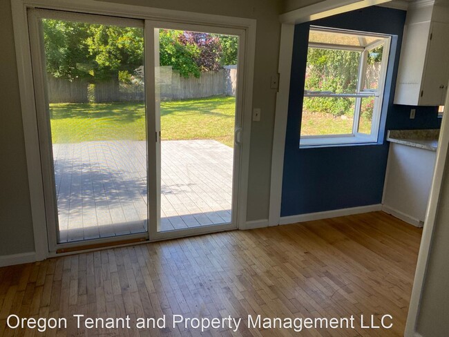 Building Photo - 3 br, 1 bath House - 110 E 40th ave