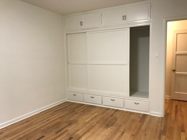 Foto del edificio - 143 N Maple St