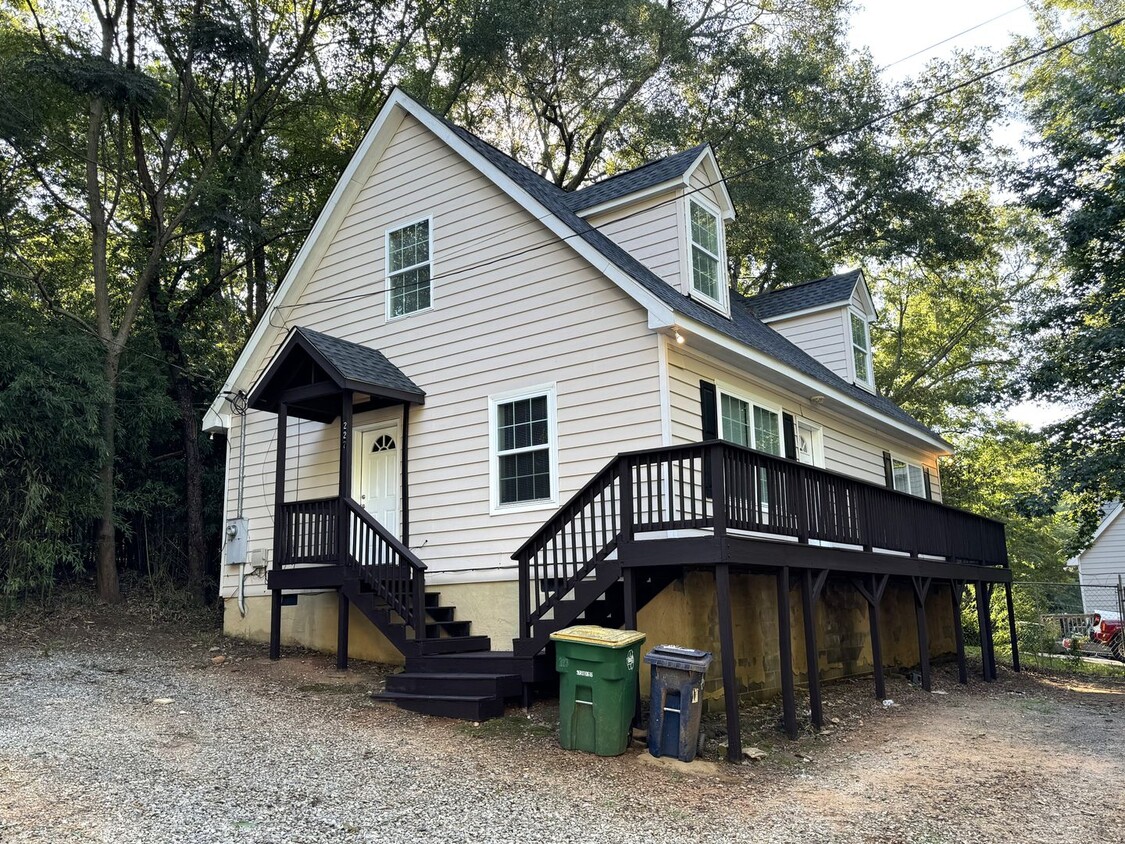 Primary Photo - 4br House near Campus, Stadium, Downtown! ...