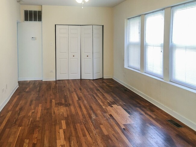 Foto del edificio - 3529 N Broadway St