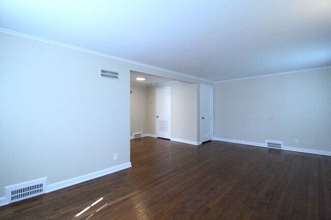 Foto del edificio - One Bedroom Duplex in North Kansas City