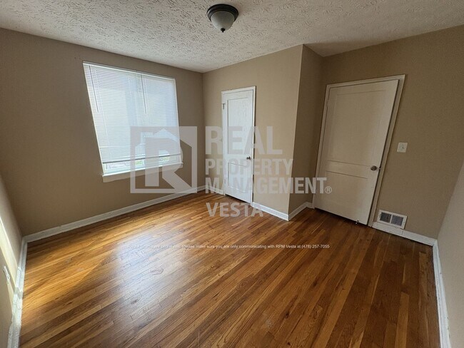 Foto del edificio - 2140 Ingleside Ave