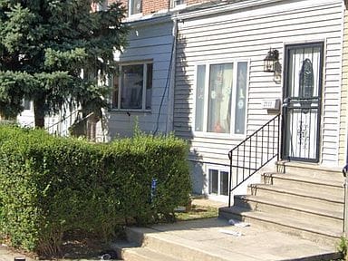 Building Photo - 2233 Shields St