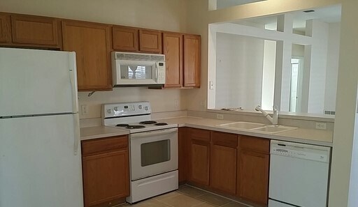 Foto del edificio - 1077 Singleton Cir