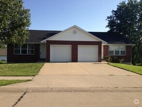 Building Photo - 2504 Carnation Dr