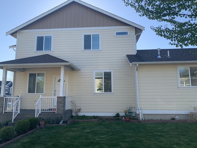 Building Photo - 525 Harman Way