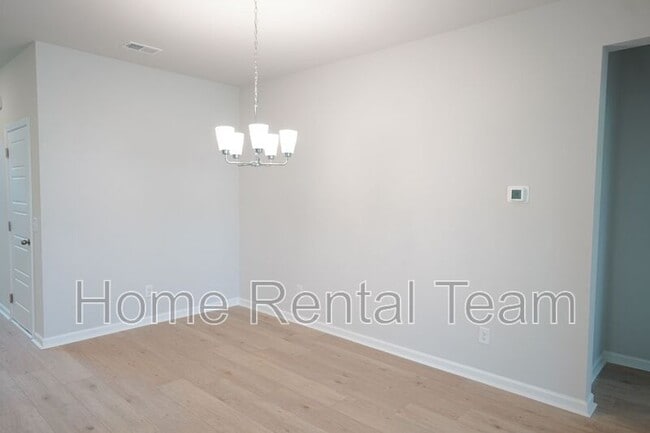 Building Photo - 111 Saltgrass Ln