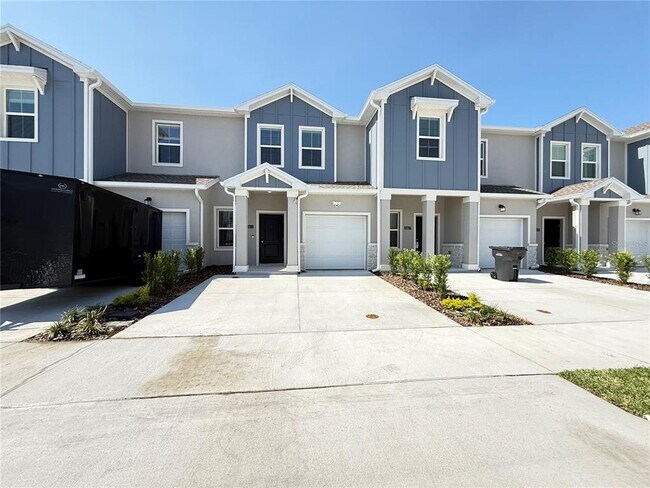 Building Photo - 2611 Skyline Lp