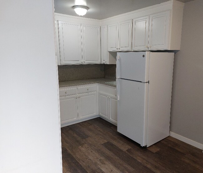 Building Photo - 1100 Ranchero Way