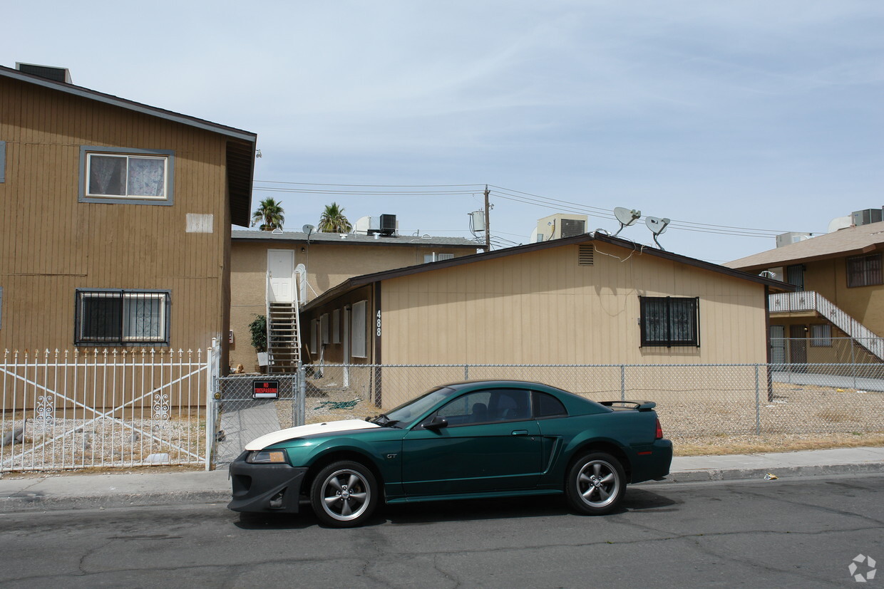 Building Photo - 488 Albert Ave
