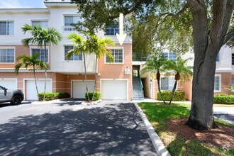 Building Photo - 5205 Myrtlewood Cir E