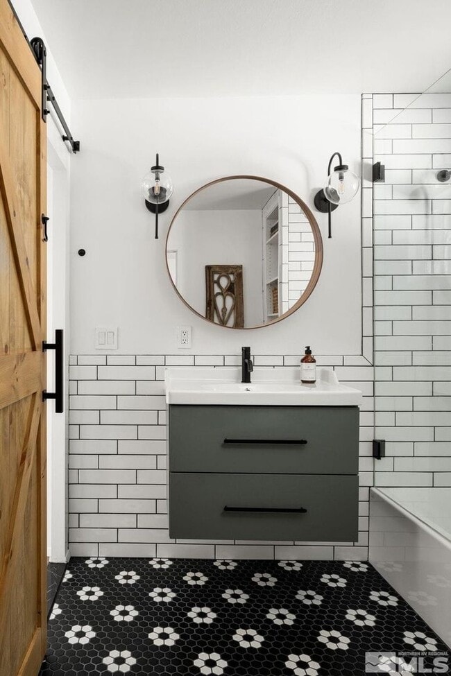 Foto del edificio - Newly remodeled upscale cabin