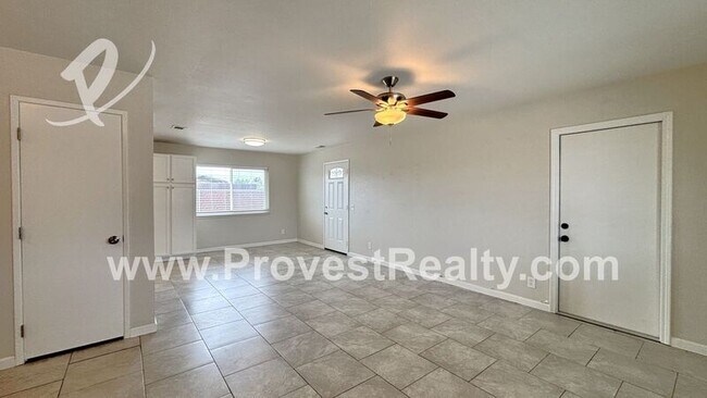 Foto del edificio - 22091 Goshute Ave