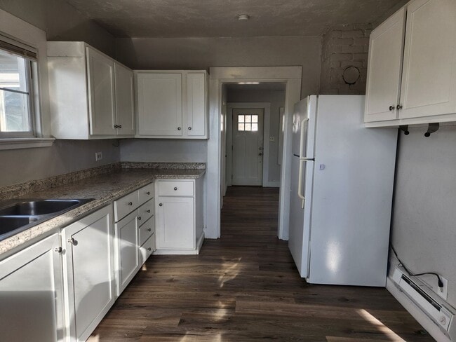 Building Photo - Cute 2 bedroom 1 bath Middleton Home coming up for rent!