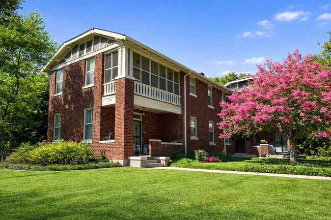 Foto del edificio - Harbert Court Apartments - Central Gardens