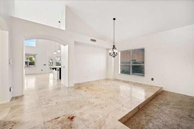 Foto del edificio - 4843 S Oleander Dr