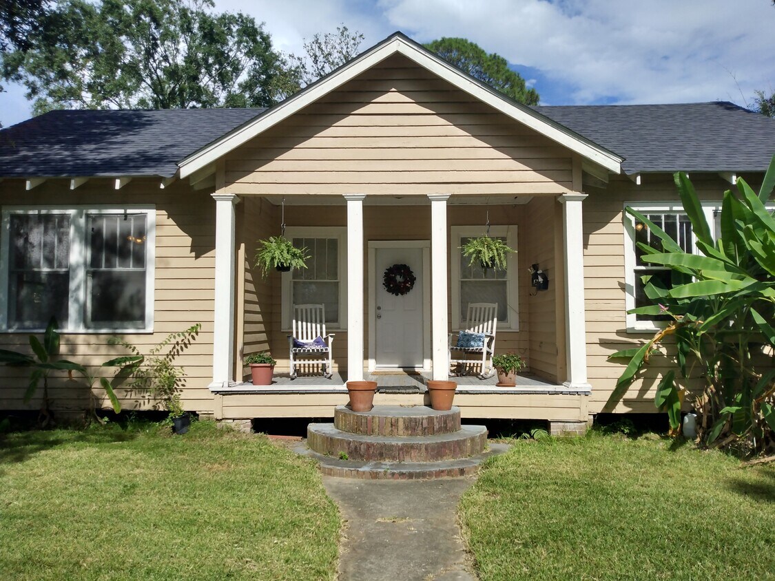 Primary Photo - 301 Steele Blvd