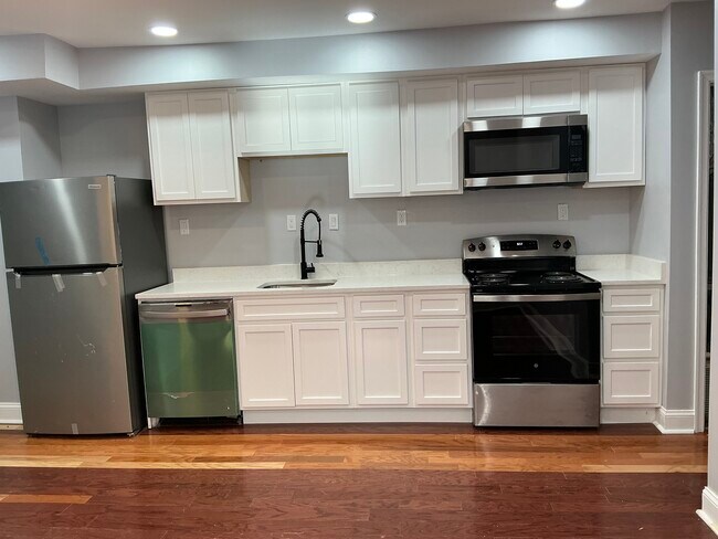 Foto del edificio - 313 Parkland Pl SE