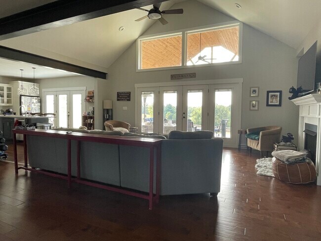 Foto del edificio - 100 N Homestead Ln