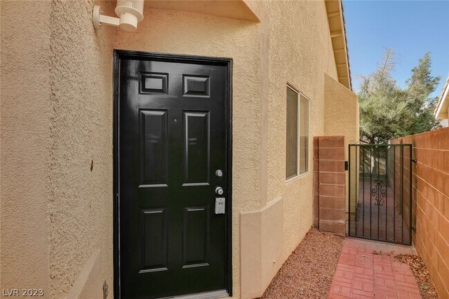 Foto del edificio - 6508 Sundown Heights Ave