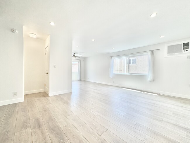 Building Photo - Eighty Six Eighteen Whitworth