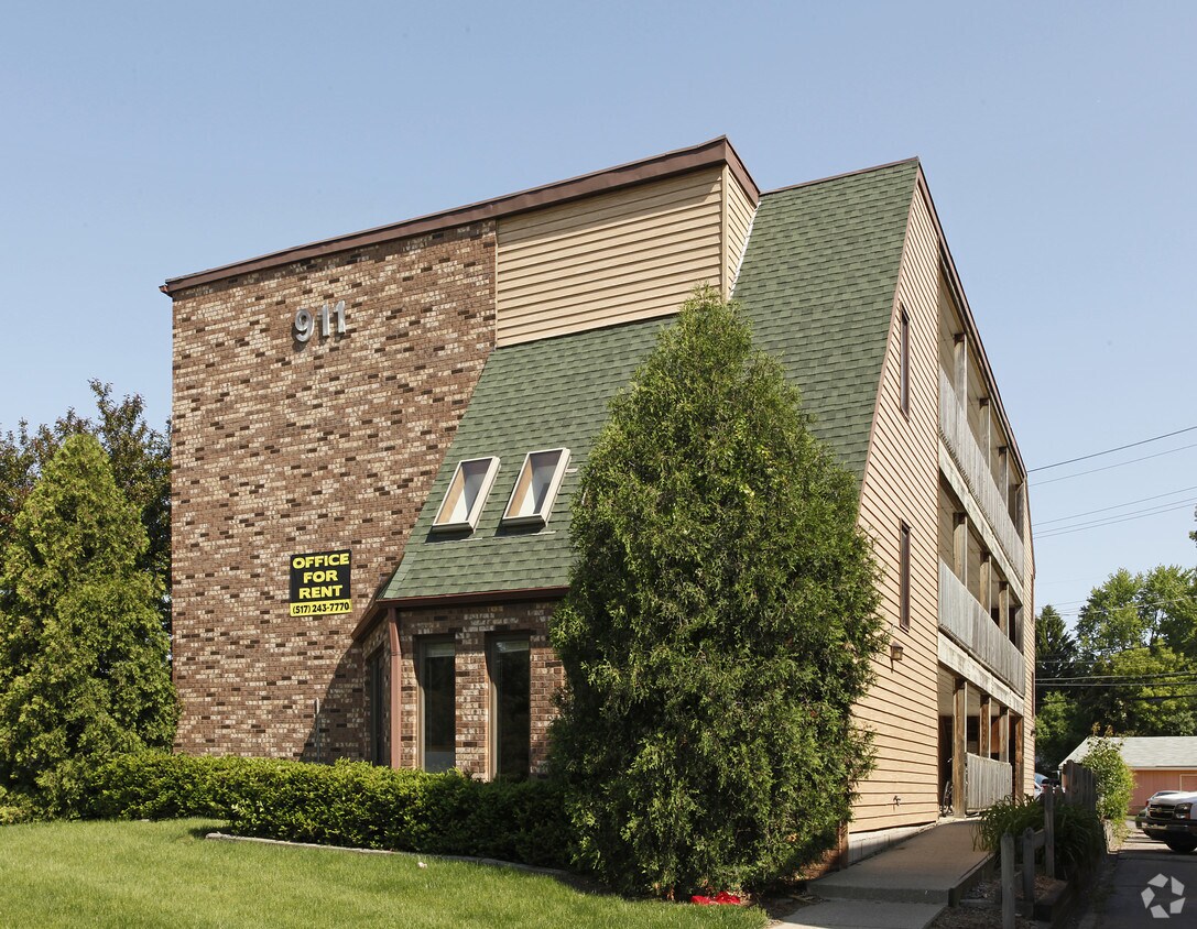 911 E Grand River Ave, East Lansing, MI 48823 Apartments in East