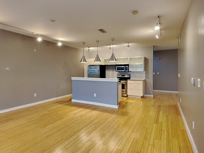 Building Photo - 1111 S Akard St
