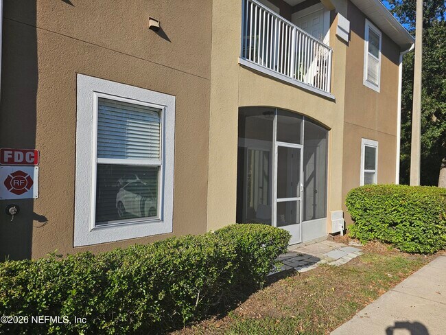 Building Photo - 6935 Ortega Woods Dr