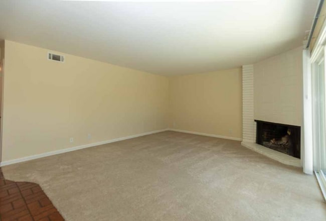 Building Photo - 1671 Alvarado Ave