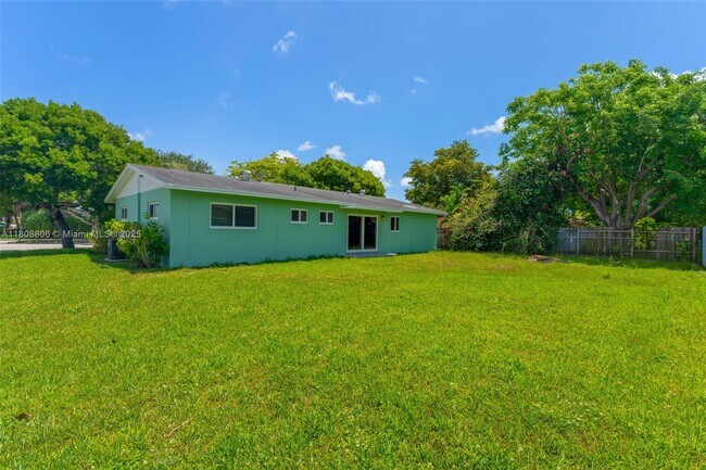 Foto del edificio - 12520 SW 106th St