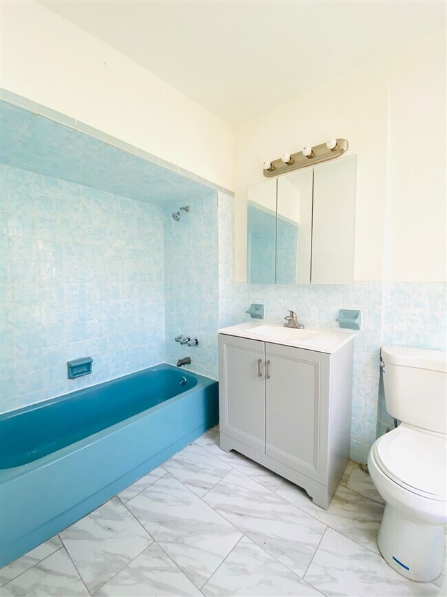 Building Photo - 261 7th St