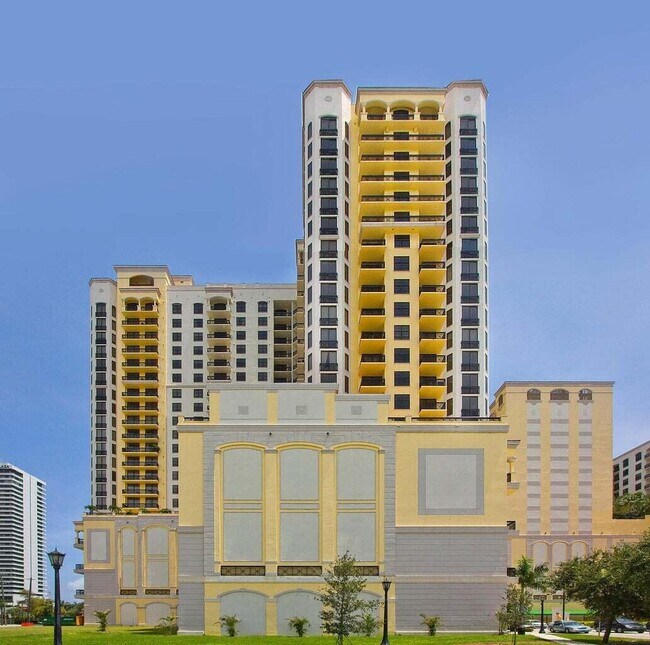 Foto del edificio - 701 S Olive Ave