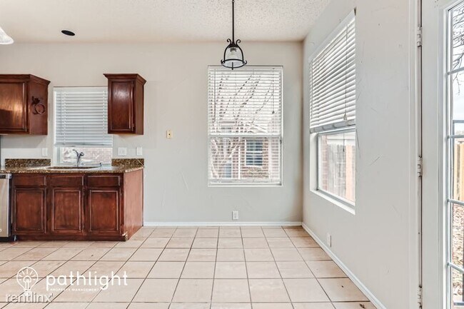 Foto del edificio - 3 br, 2.5 bath House - 2532 Forestwood Dr ...