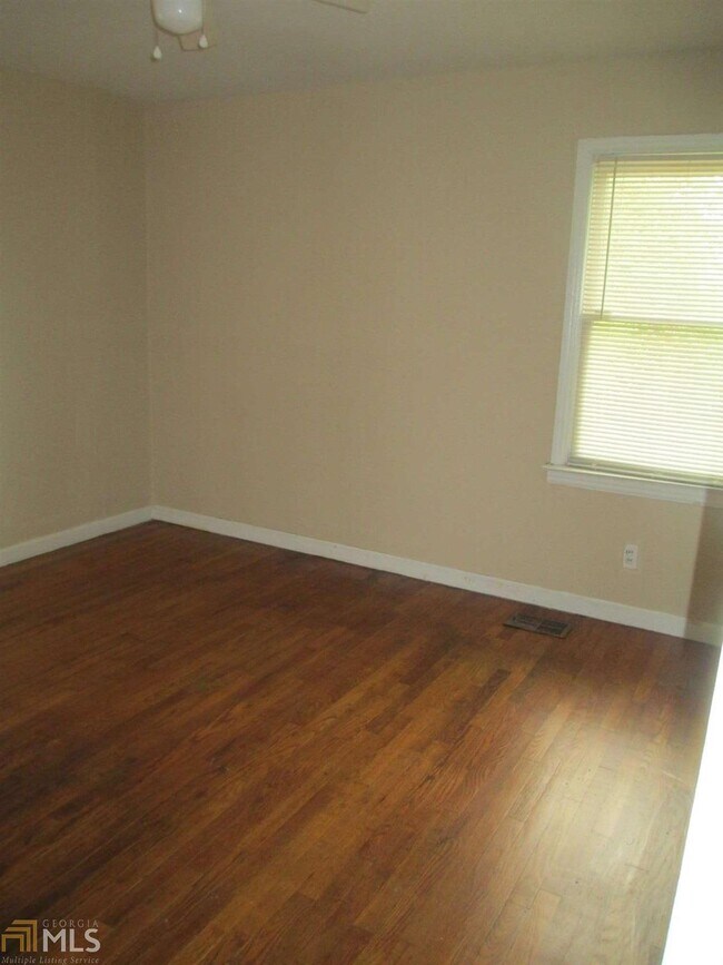 Foto del edificio - 1434 Adele Ave SW