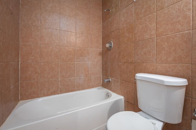 Building Photo - Two Bedroom Rental for Immediate Move In West Baltimore