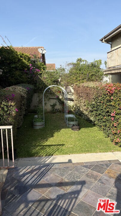 Foto del edificio - 15716 Normandie Ave