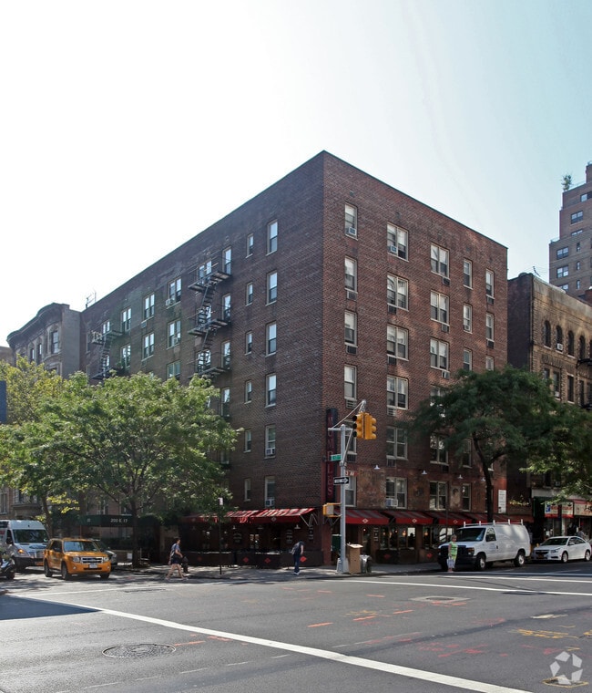 Primary Photo - 179 Third Ave