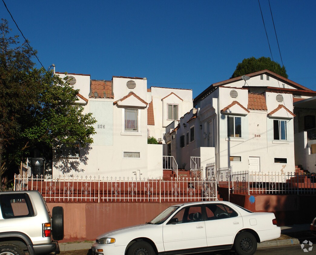 Building Photo - 843-845 N Benton Way